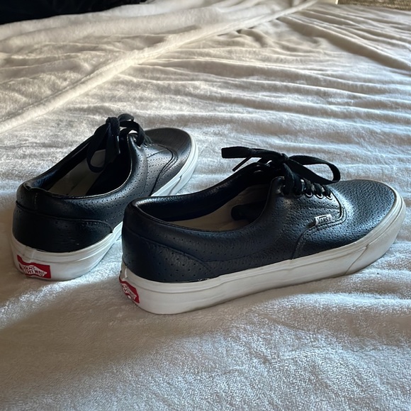 Vans custom’s edition - Picture 2 of 3